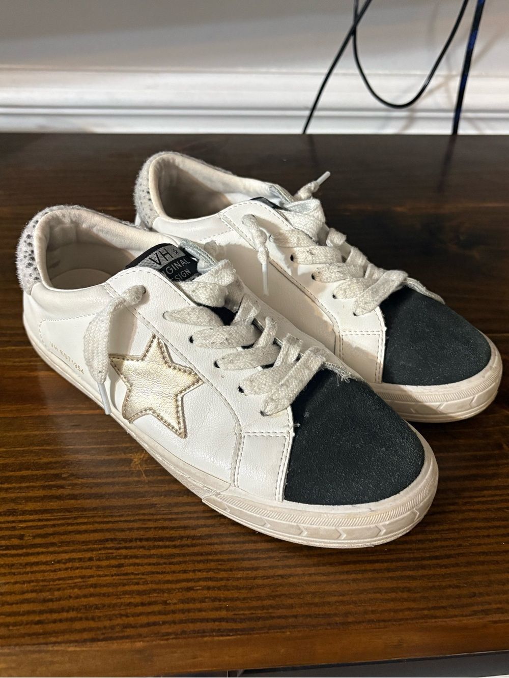 Vintage Havana Star Sneakers White Black Gold Casual Shoes Size 6.5